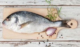 单字id鱼吃瓜,鱼儿戏水尝瓜香