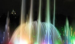 吃瓜莱州喷泉,吃瓜群众的娱乐盛宴