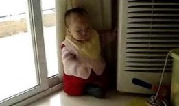 美女搞笑跳舞吃瓜视频,太解压了！