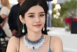 明星模特吃瓜,一场意外的美食冒险