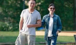 十对夫妻吃瓜,揭秘婚姻背后的甜蜜与苦涩