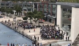 排队吃瓜派对,揭秘娱乐圈幕后风云