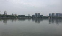 瓜渚湖吃的,湖畔风味，舌尖上的江南画卷