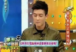 侄子吃瓜不叫叔吃,侄子吃瓜不忘叔，温馨亲情传递