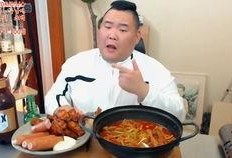 偷胖哥吃瓜,揭秘娱乐圈的甜蜜诱惑与瘦身秘籍