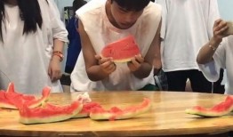 同学吃瓜比赛,吃瓜大赛，谁与争锋？