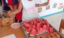 排队吃瓜派对,揭秘娱乐圈幕后风云