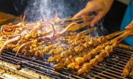 大瓜娃娃吃烧烤视频,欢乐时光尽享美味