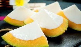 吃瓜蜜瓜能喝啤酒嘛小孩,吃瓜蜜瓜，畅饮啤酒，小孩也能轻松享受