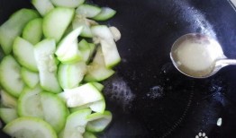 吃炒葫芦瓜的作用,养生佳肴，健康益处多