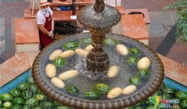 吃瓜莱州喷泉,吃瓜群众的娱乐盛宴