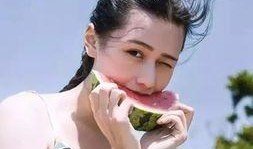 女人吃瓜当家图片大全,揭秘女性社交新风尚