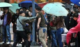 吃瓜群众电梯事故,惊险瞬间引发社会关注