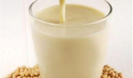 吃瓜喝豆浆拉肚,夏日消暑饮品变“拉肚神器”？吃瓜喝豆浆竟引发肠胃不适