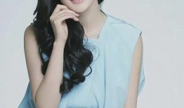 明星模特吃瓜,一场意外的美食冒险